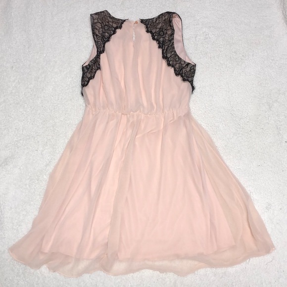 Pastel Pink and black lace dress - Picture 3 of 4